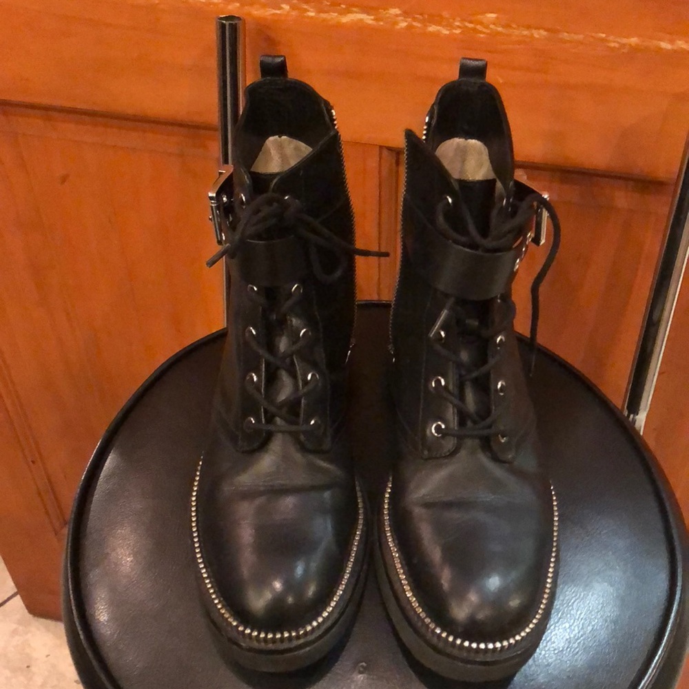 Michael Kors used boots combats